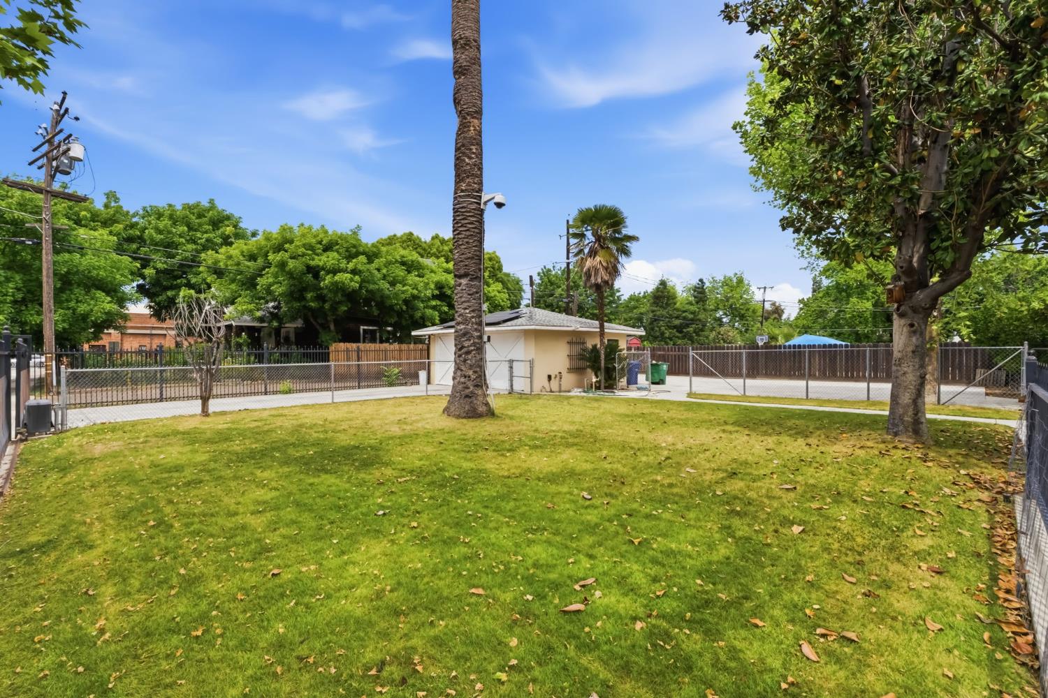 807 N Van Ness Ave, Fresno, CA 93728