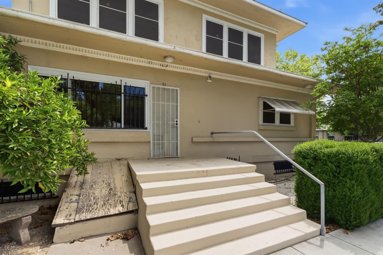 807 N Van Ness Ave, Fresno, CA 93728