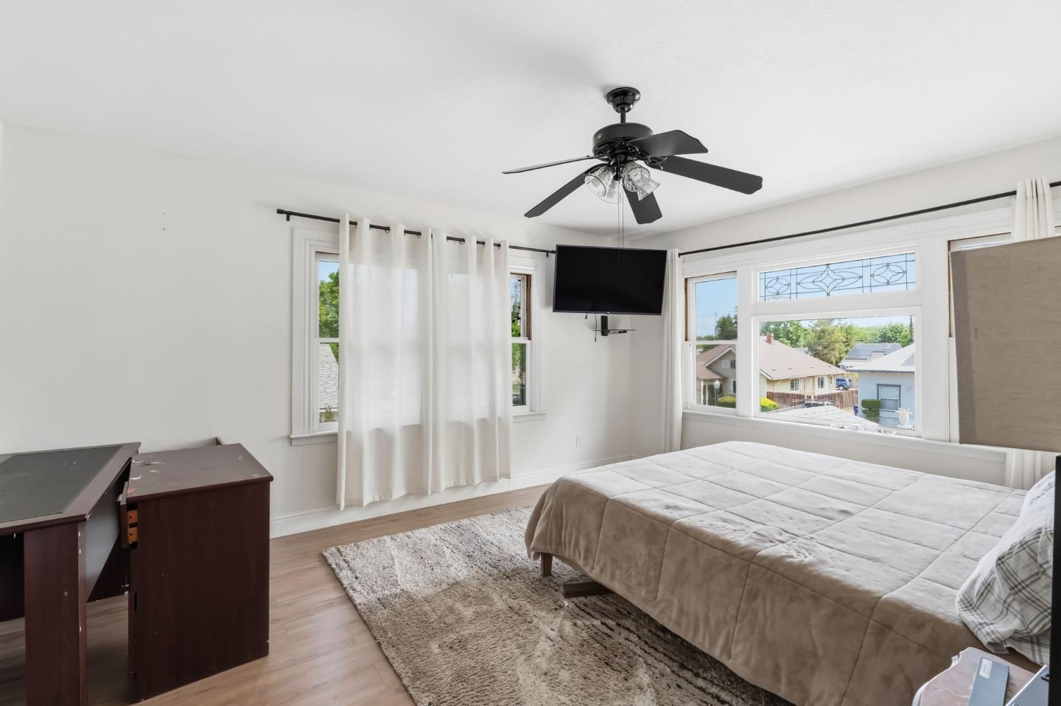 807 N Van Ness Ave, Fresno, CA 93728