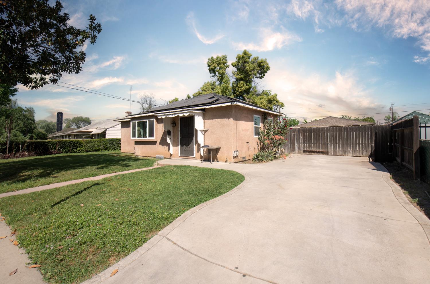 2319 E Vassar Ave, Fresno, CA 93703