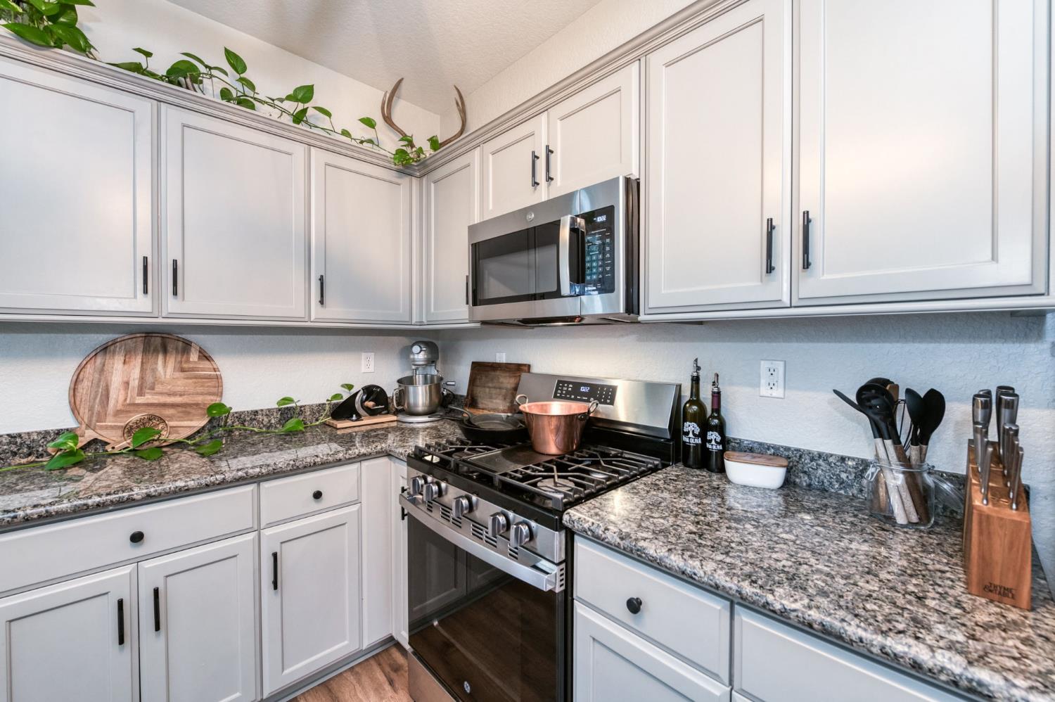 7371 E Fedora Ave, Fresno, CA 93737