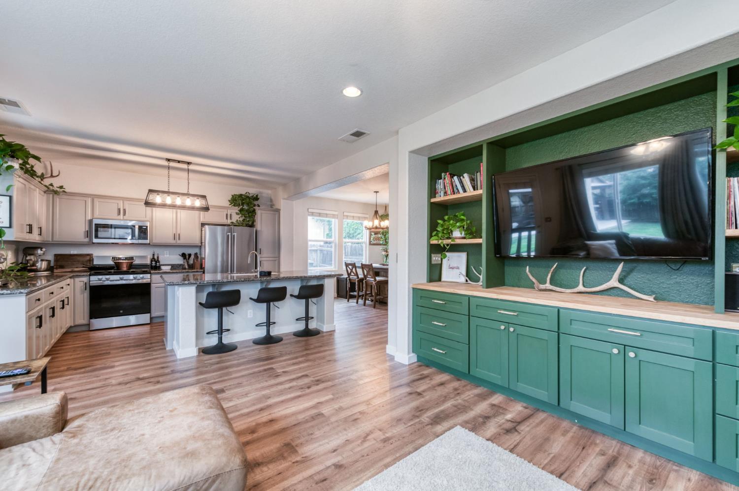 7371 E Fedora Ave, Fresno, CA 93737
