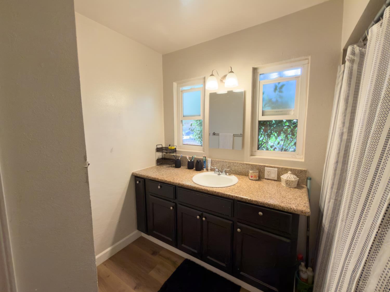 34 E McKinley Ave, Fresno, CA 93728