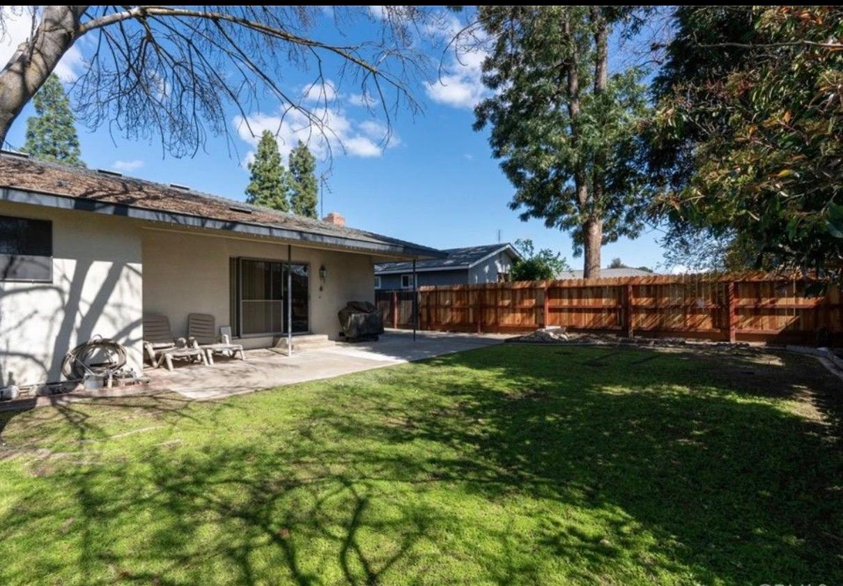 2265 E Herndon Ave, Fresno, CA 93720