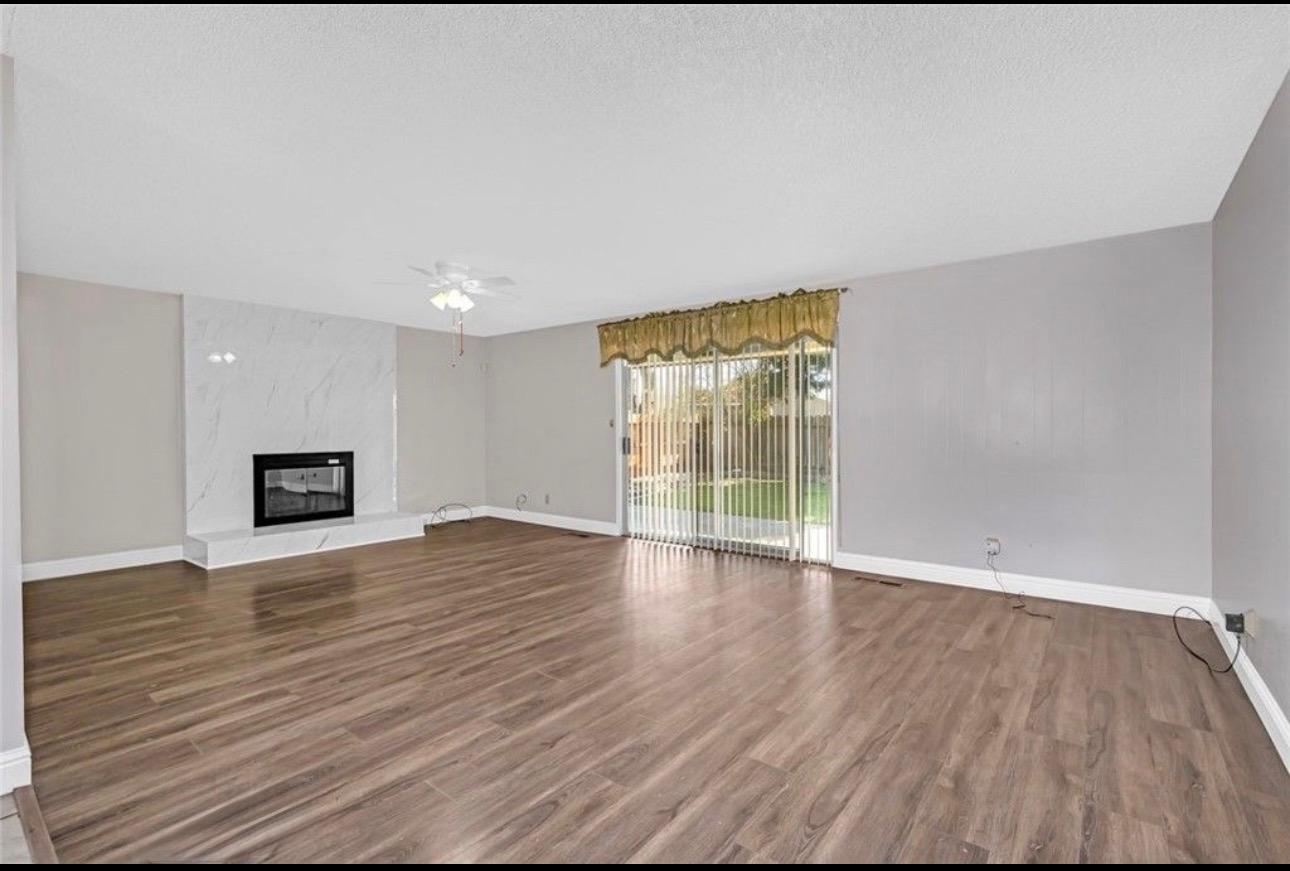2265 E Herndon Ave, Fresno, CA 93720