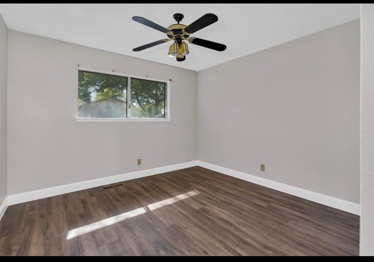 2265 E Herndon Ave, Fresno, CA 93720