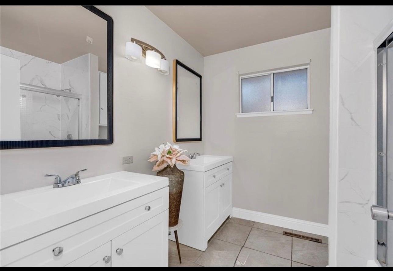 2265 E Herndon Ave, Fresno, CA 93720