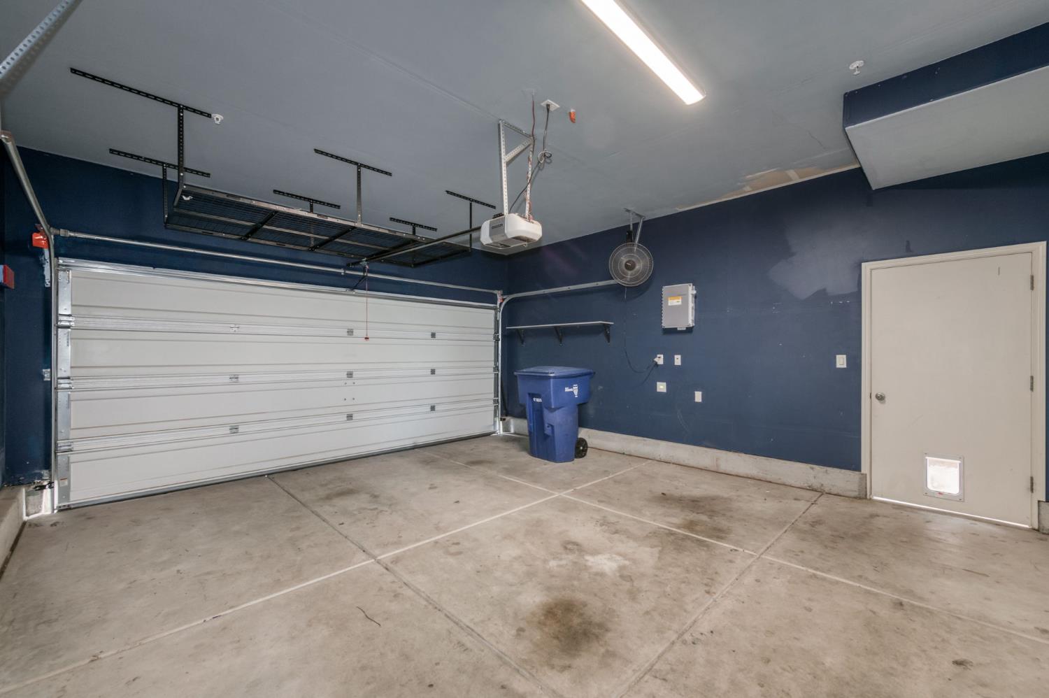 5402 W Santa Barbara, Fresno, CA 93722