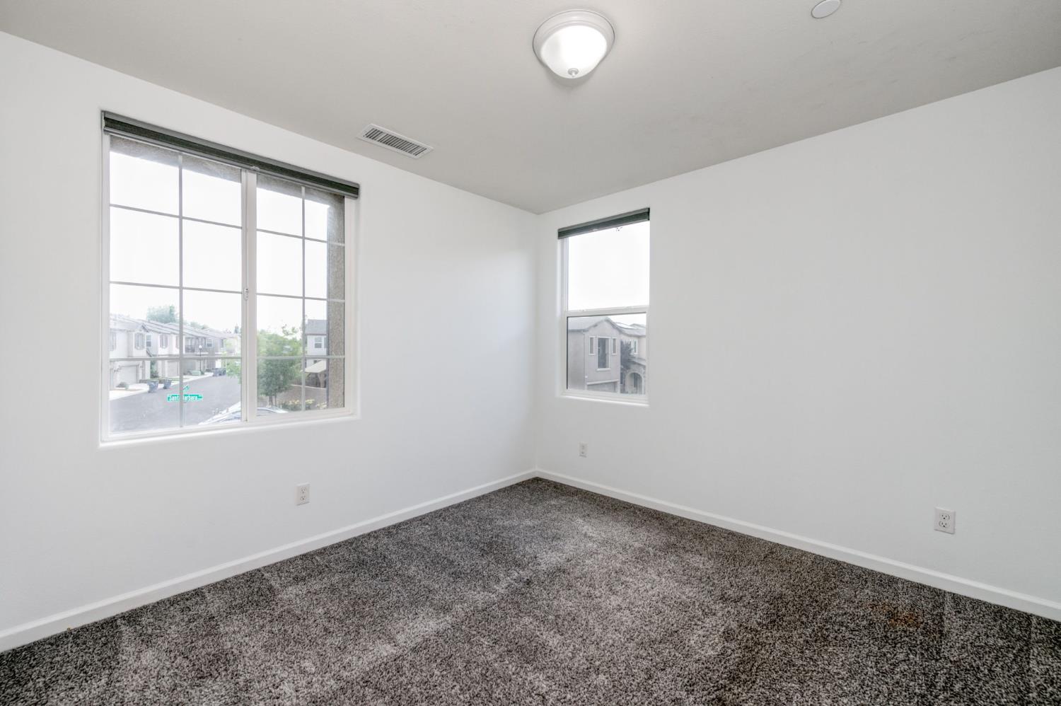 5402 W Santa Barbara, Fresno, CA 93722