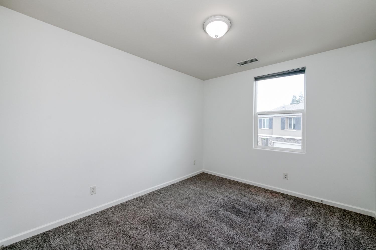 5402 W Santa Barbara, Fresno, CA 93722