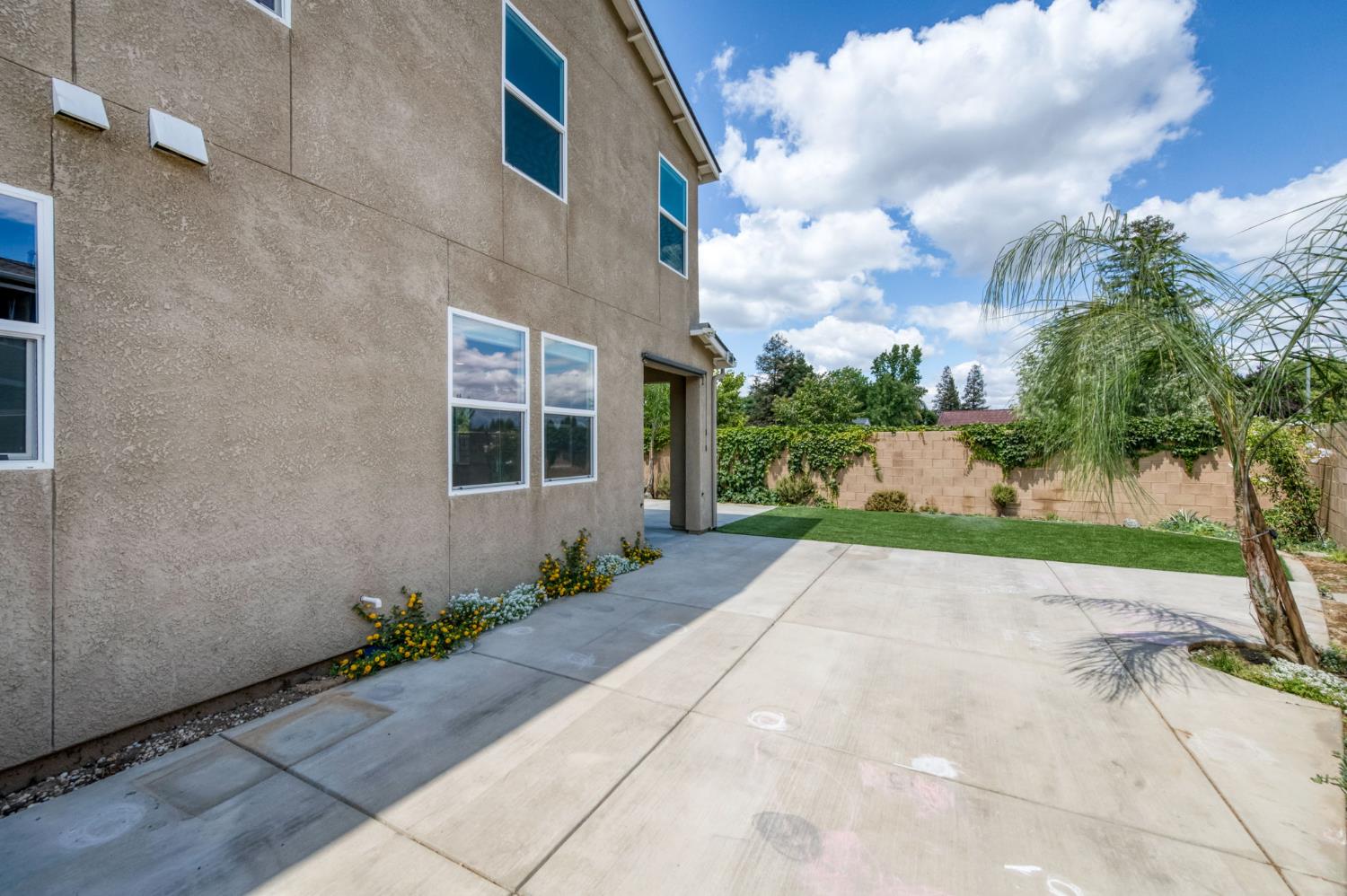 5402 W Santa Barbara, Fresno, CA 93722