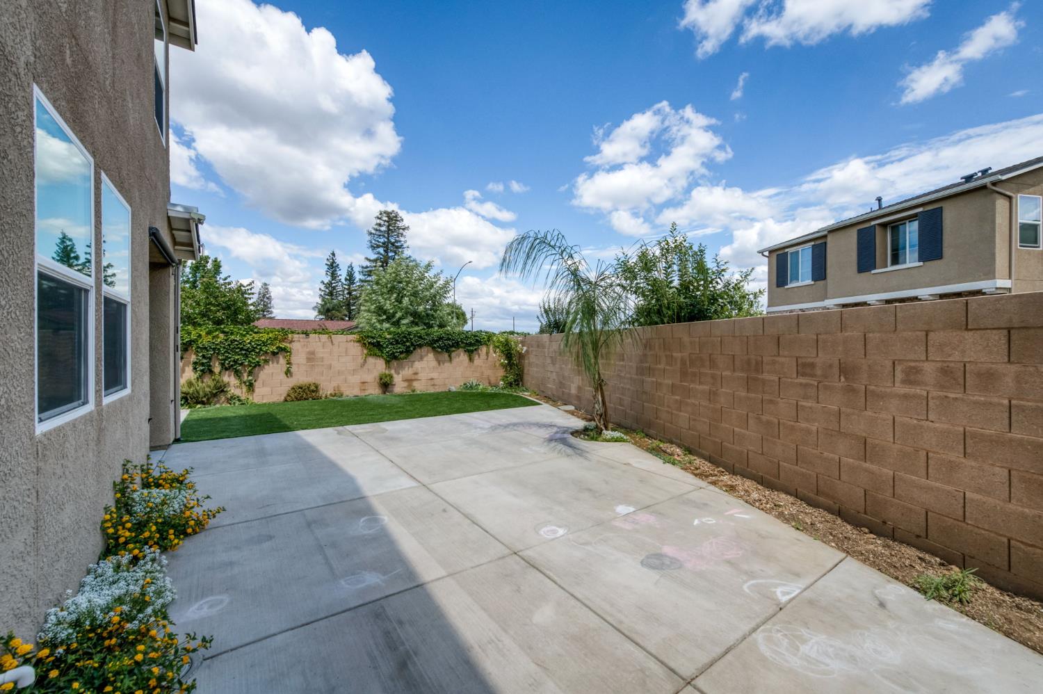 5402 W Santa Barbara, Fresno, CA 93722