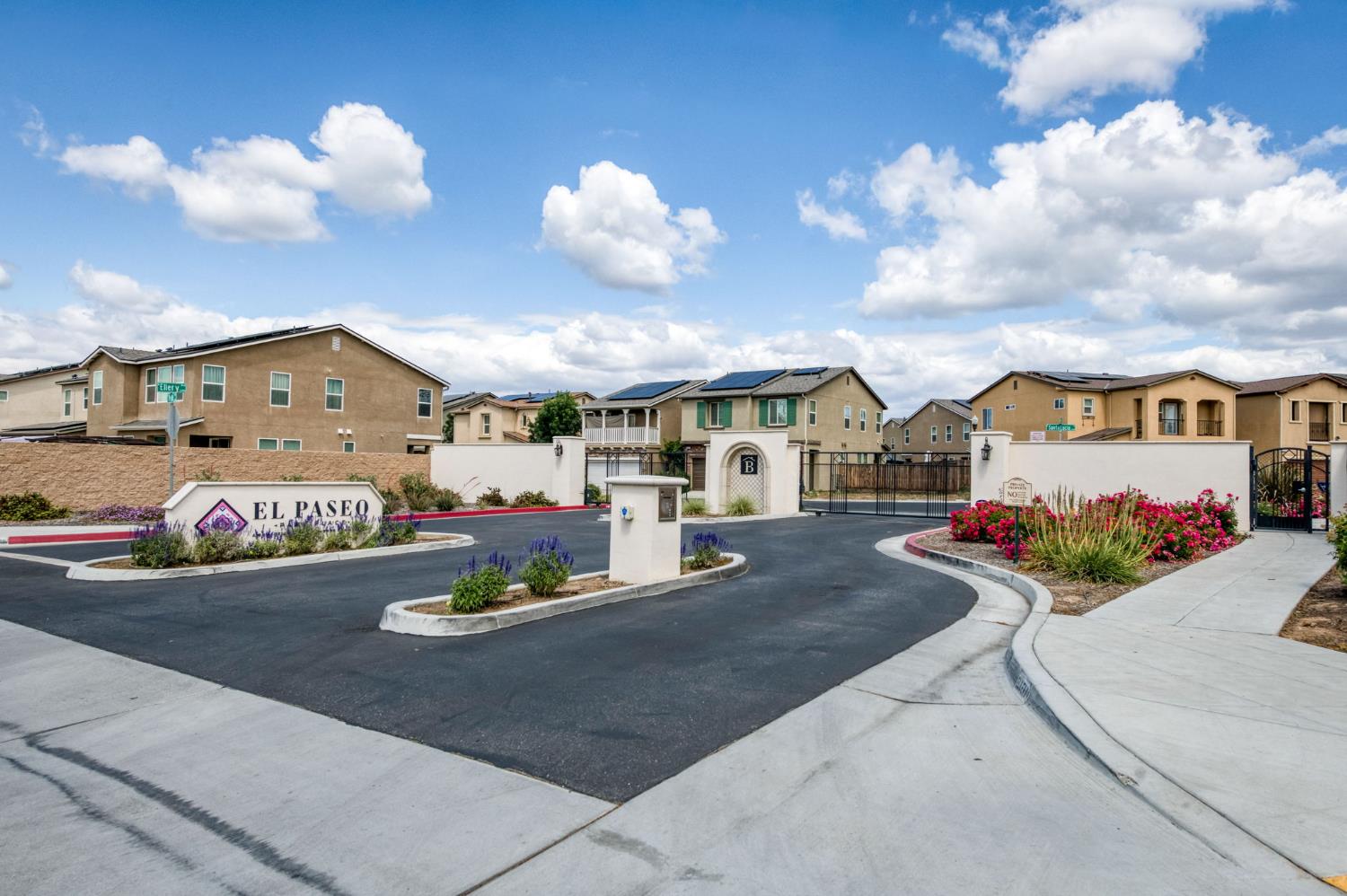 5402 W Santa Barbara, Fresno, CA 93722