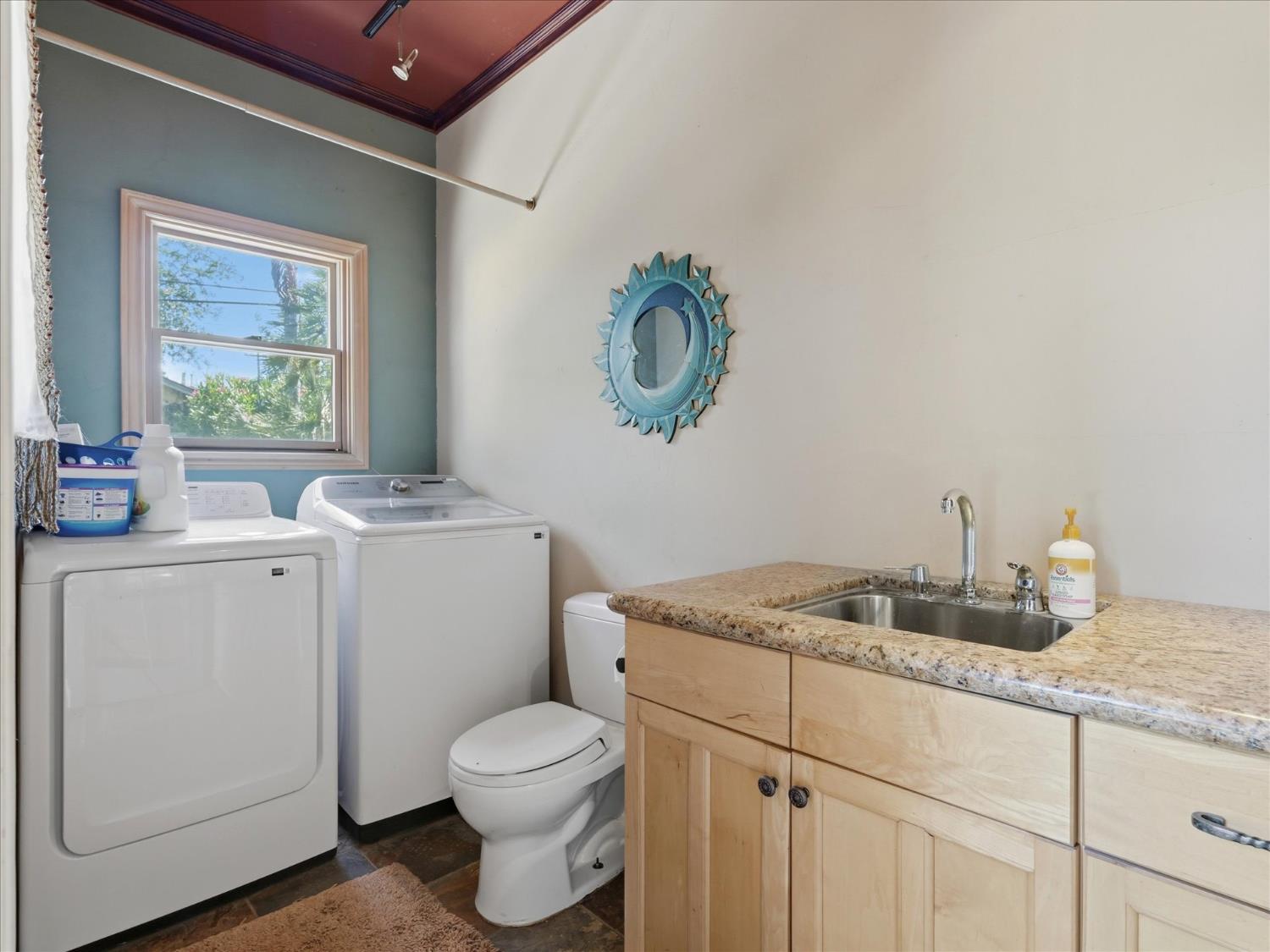 702 E Peralta Way, Fresno, CA 93704