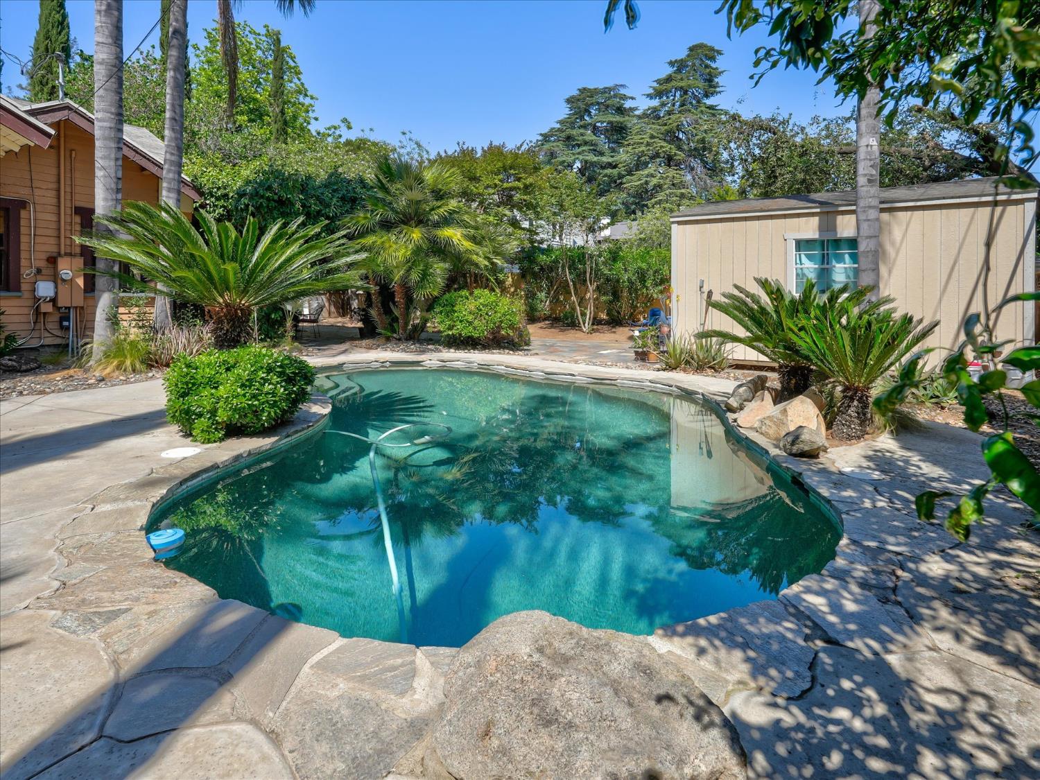 702 E Peralta Way, Fresno, CA 93704