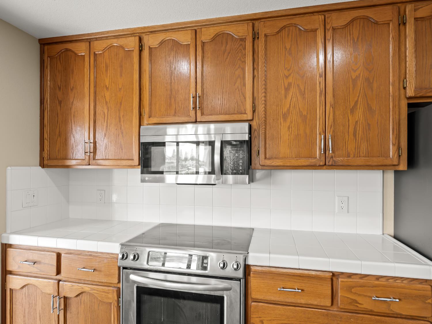 859 E Catalina Circle, Fresno, CA 93730