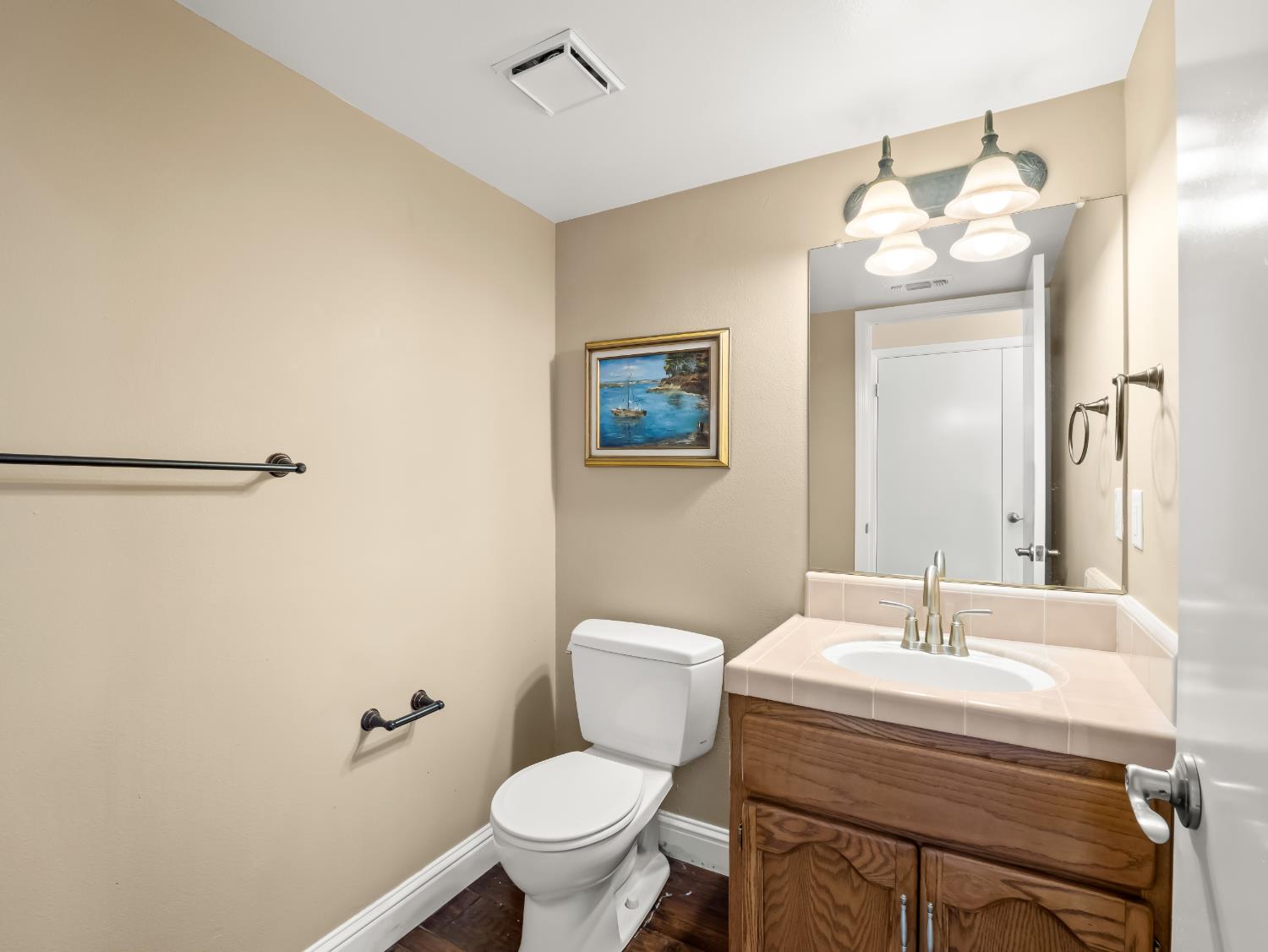 859 E Catalina Circle, Fresno, CA 93730