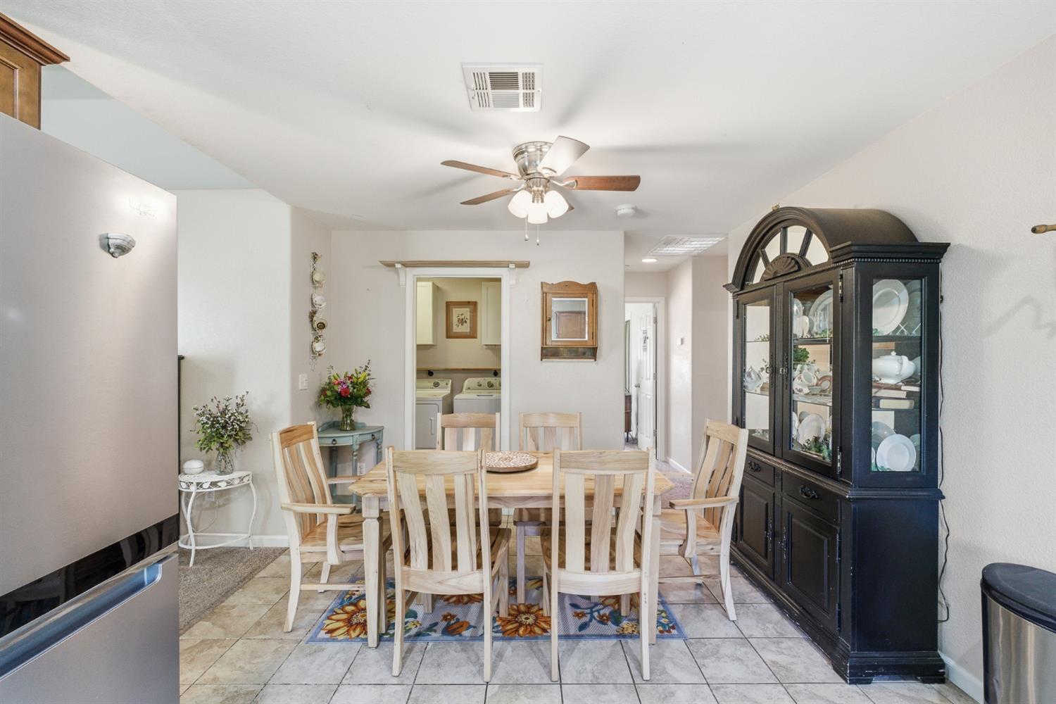 5559 E Truman Ave, Fresno, CA 93727
