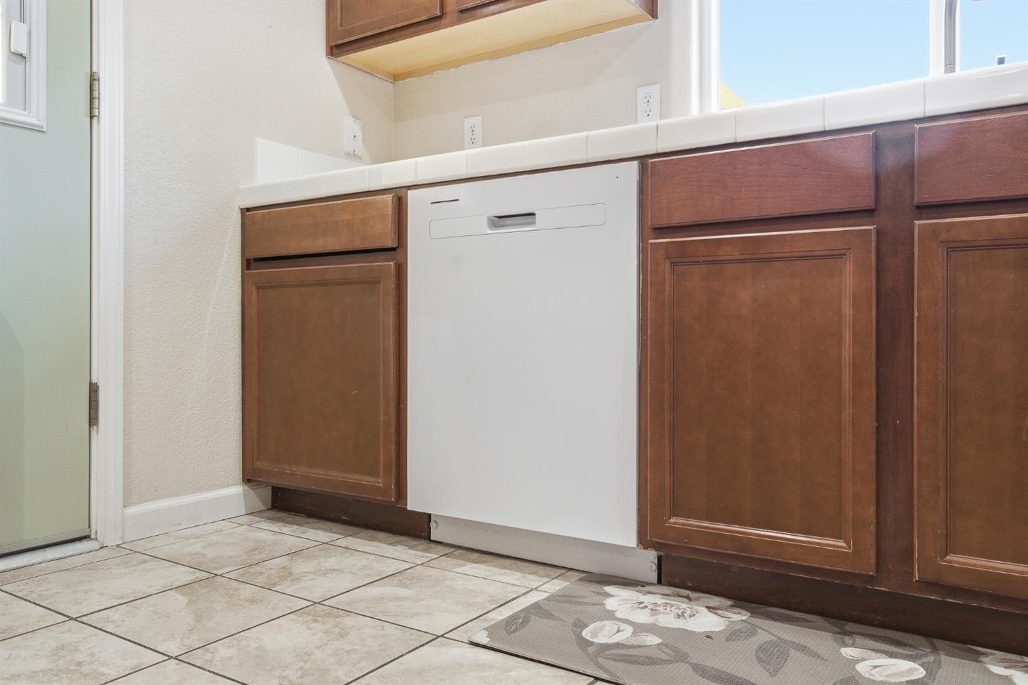 5559 E Truman Ave, Fresno, CA 93727