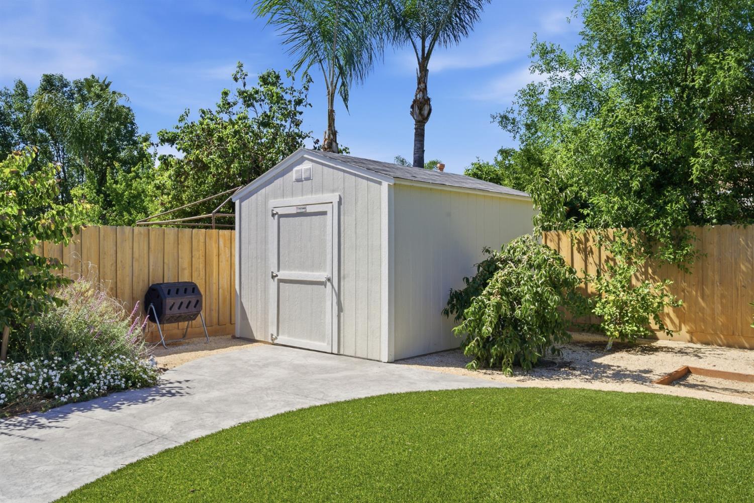 5559 E Truman Ave, Fresno, CA 93727