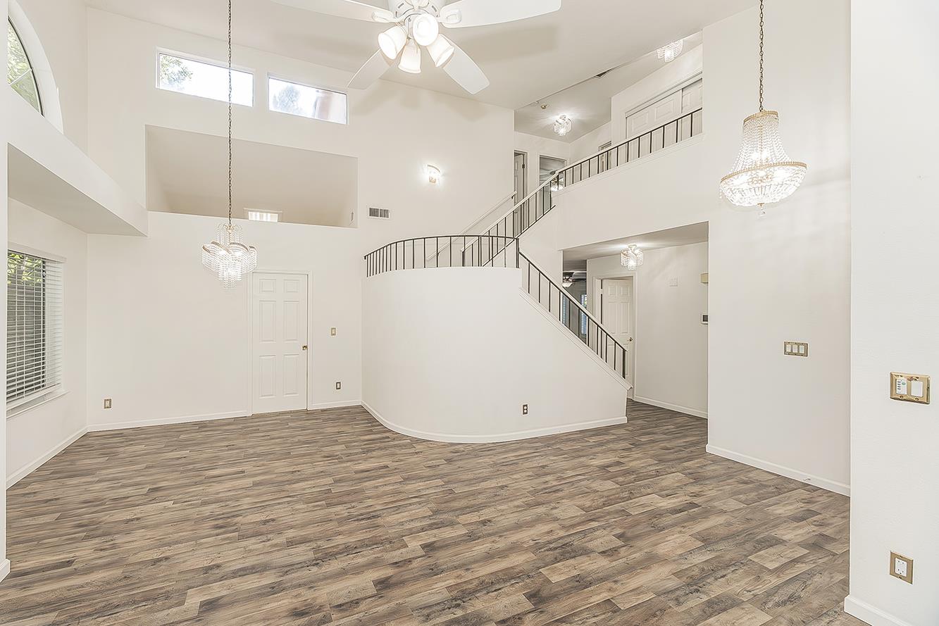 837 E Buckhill Rd, Fresno, CA 93720