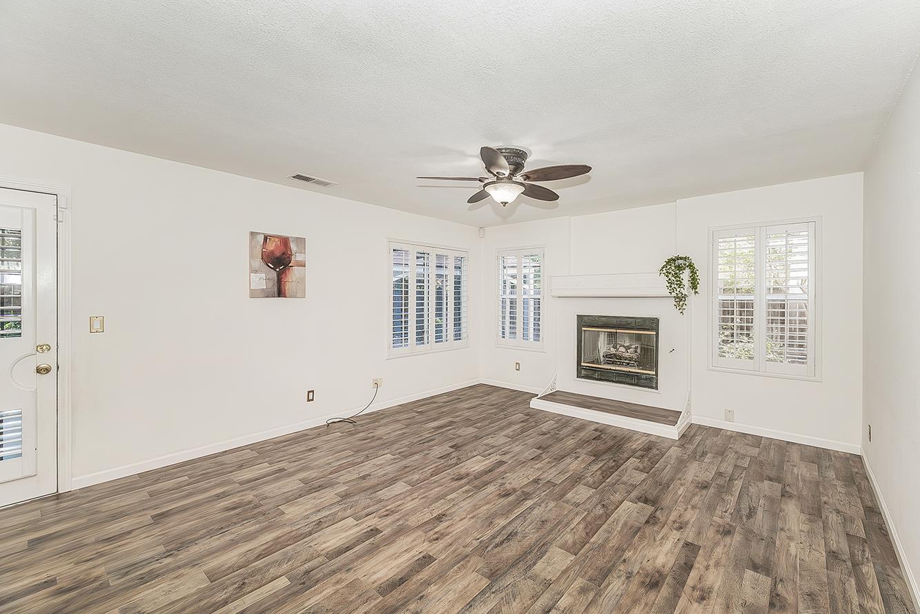 837 E Buckhill Rd, Fresno, CA 93720