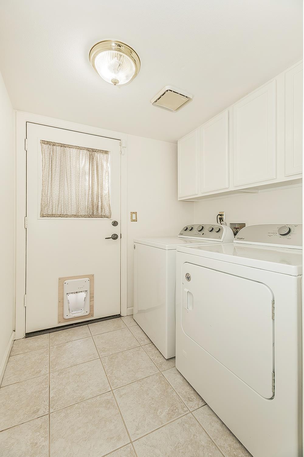 837 E Buckhill Rd, Fresno, CA 93720