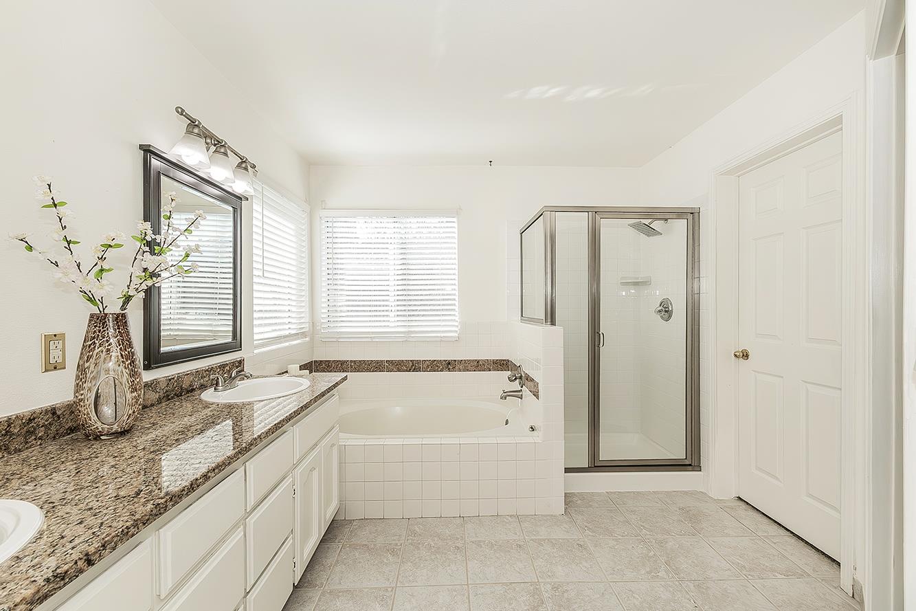 837 E Buckhill Rd, Fresno, CA 93720
