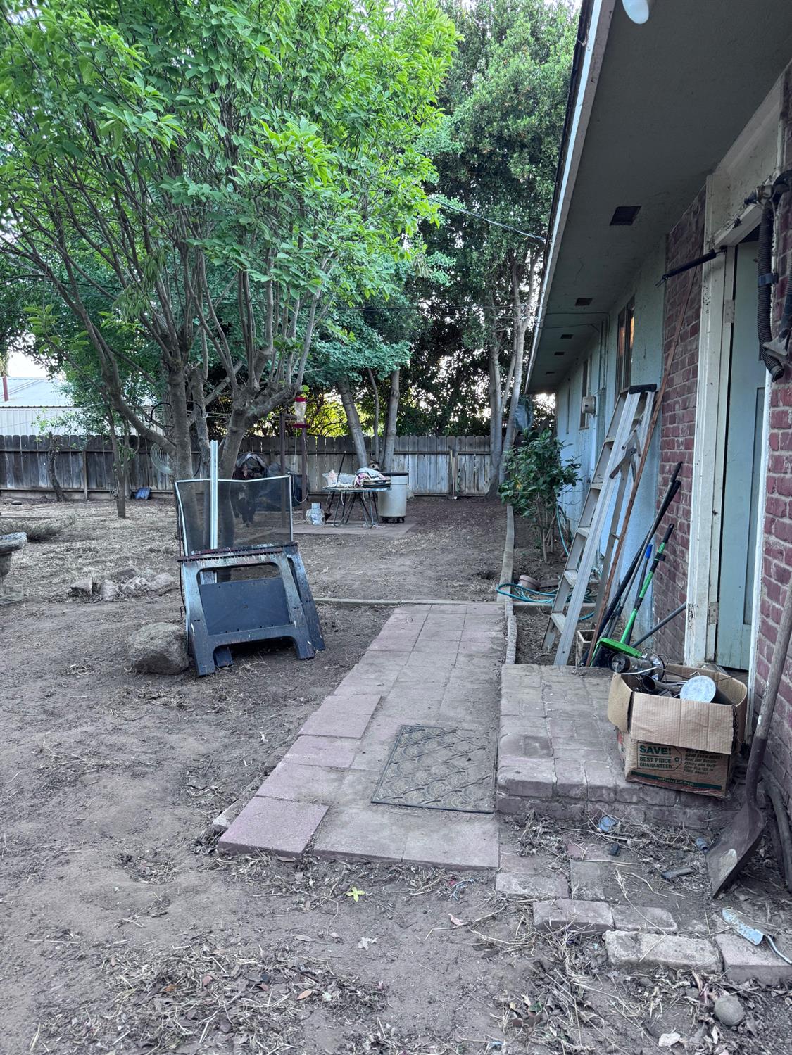 5074 E Platt Ave, Fresno, CA 93727