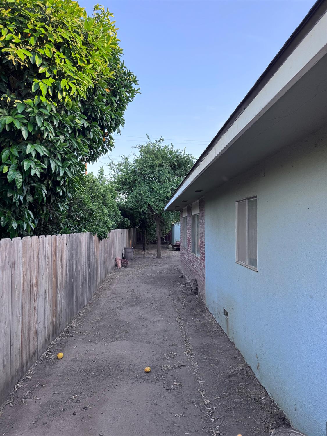 5074 E Platt Ave, Fresno, CA 93727