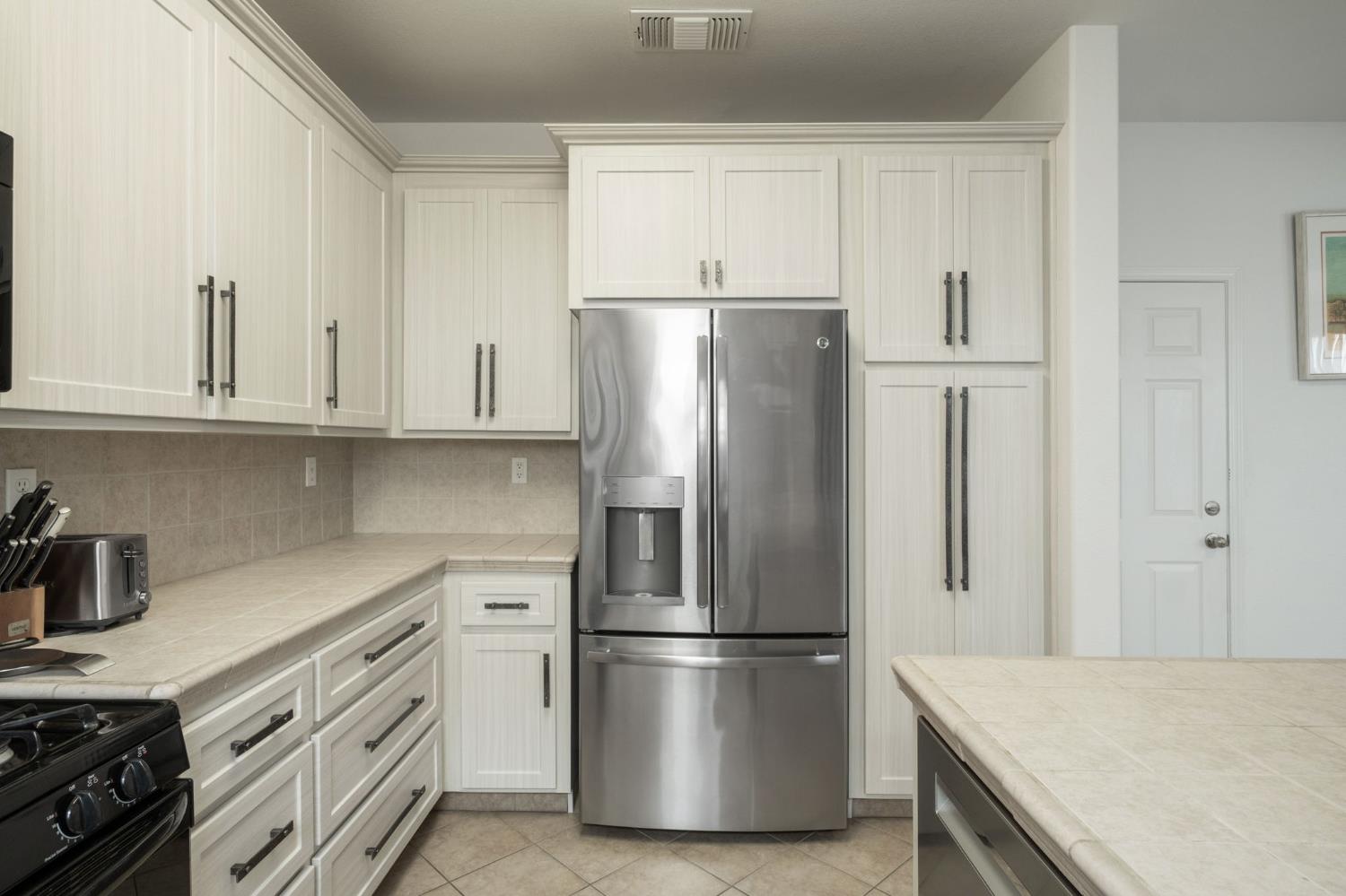 4680 Javier Way, Fresno, CA 93722