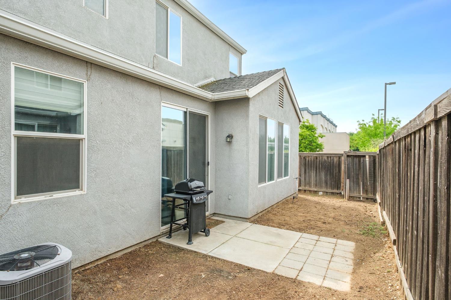 4680 Javier Way, Fresno, CA 93722