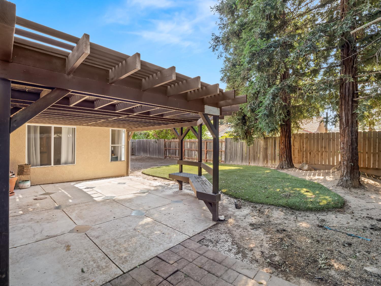 7771 N Baird Ave, Fresno, CA 93720