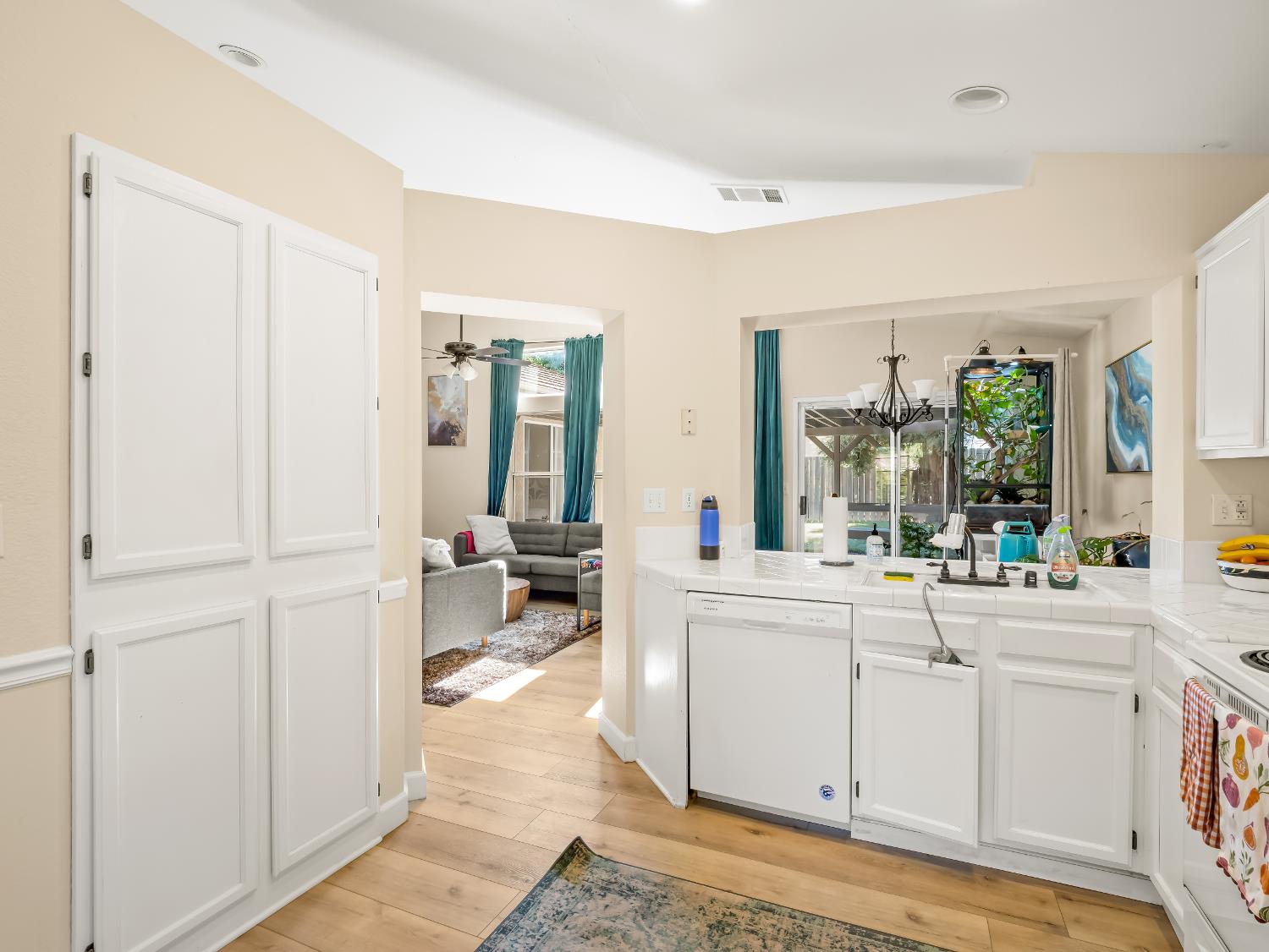 7771 N Baird Ave, Fresno, CA 93720