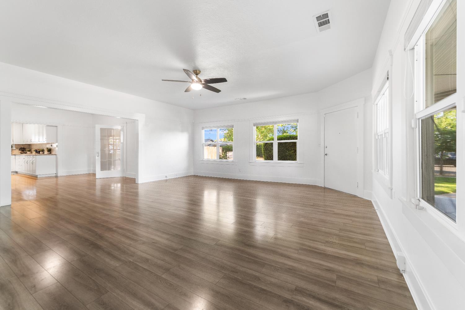 1302 N Safford, Fresno, CA 93728