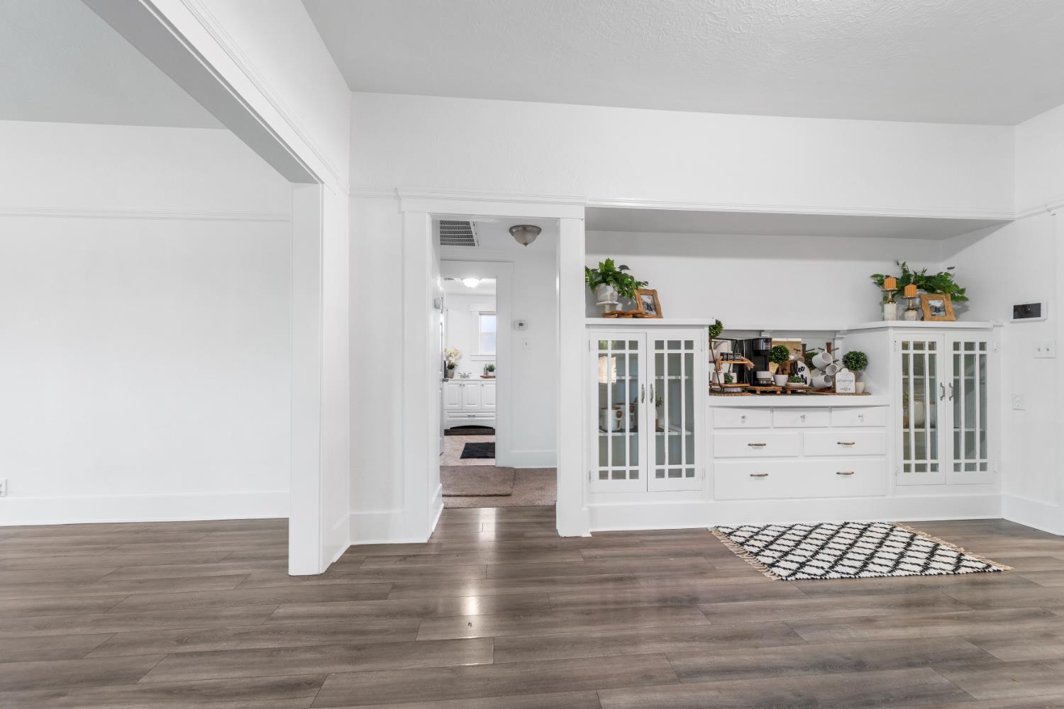 1302 N Safford, Fresno, CA 93728