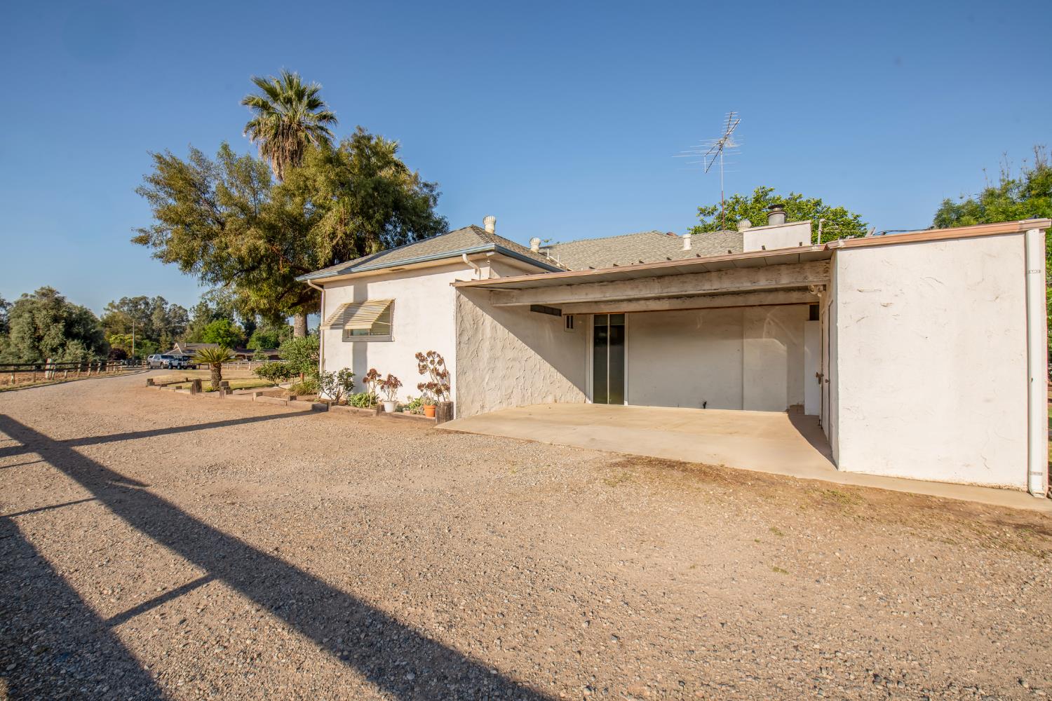 8294 E Hedges Ave, Fresno, CA 93737
