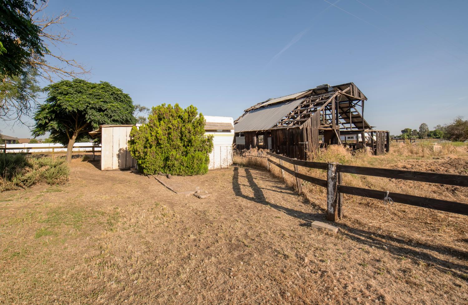 8294 E Hedges Ave, Fresno, CA 93737