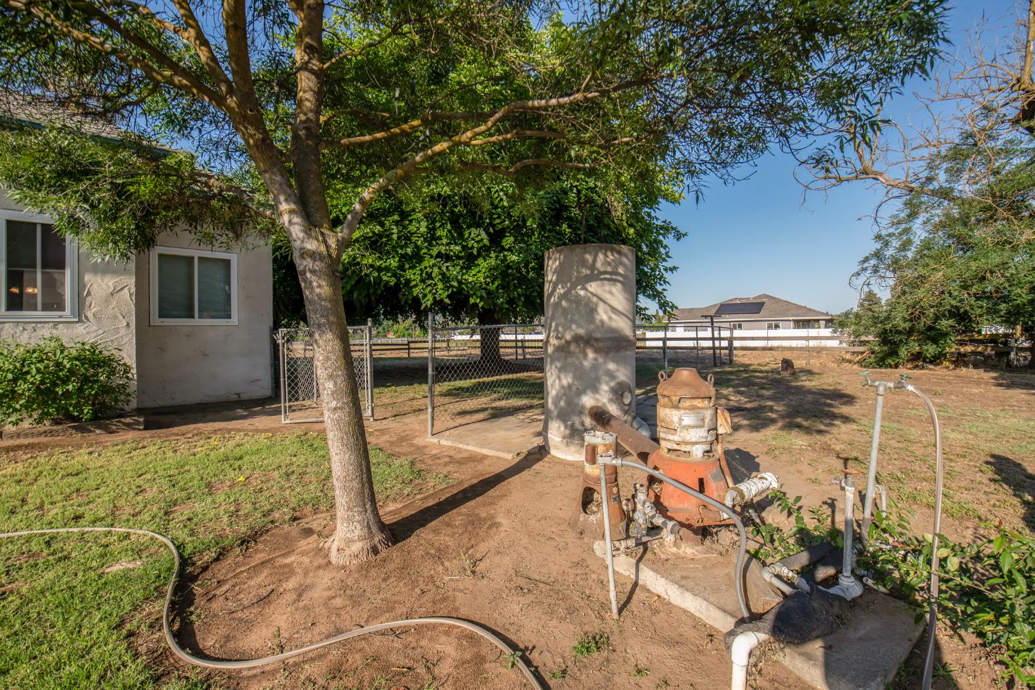 8294 E Hedges Ave, Fresno, CA 93737