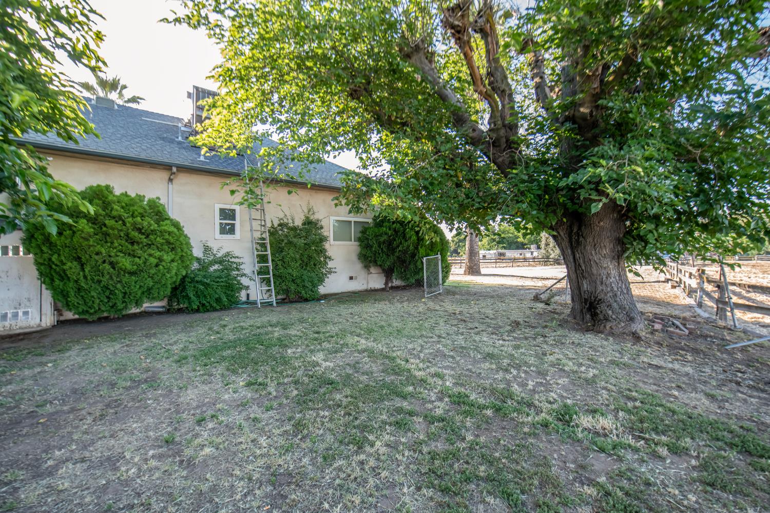 8294 E Hedges Ave, Fresno, CA 93737