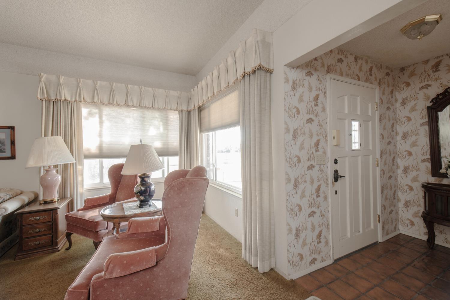 8294 E Hedges Ave, Fresno, CA 93737