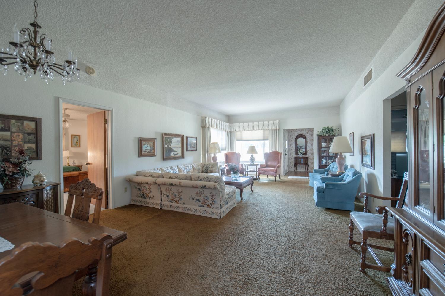 8294 E Hedges Ave, Fresno, CA 93737