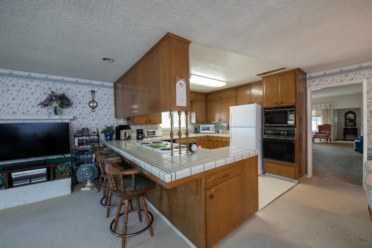 8294 E Hedges Ave, Fresno, CA 93737