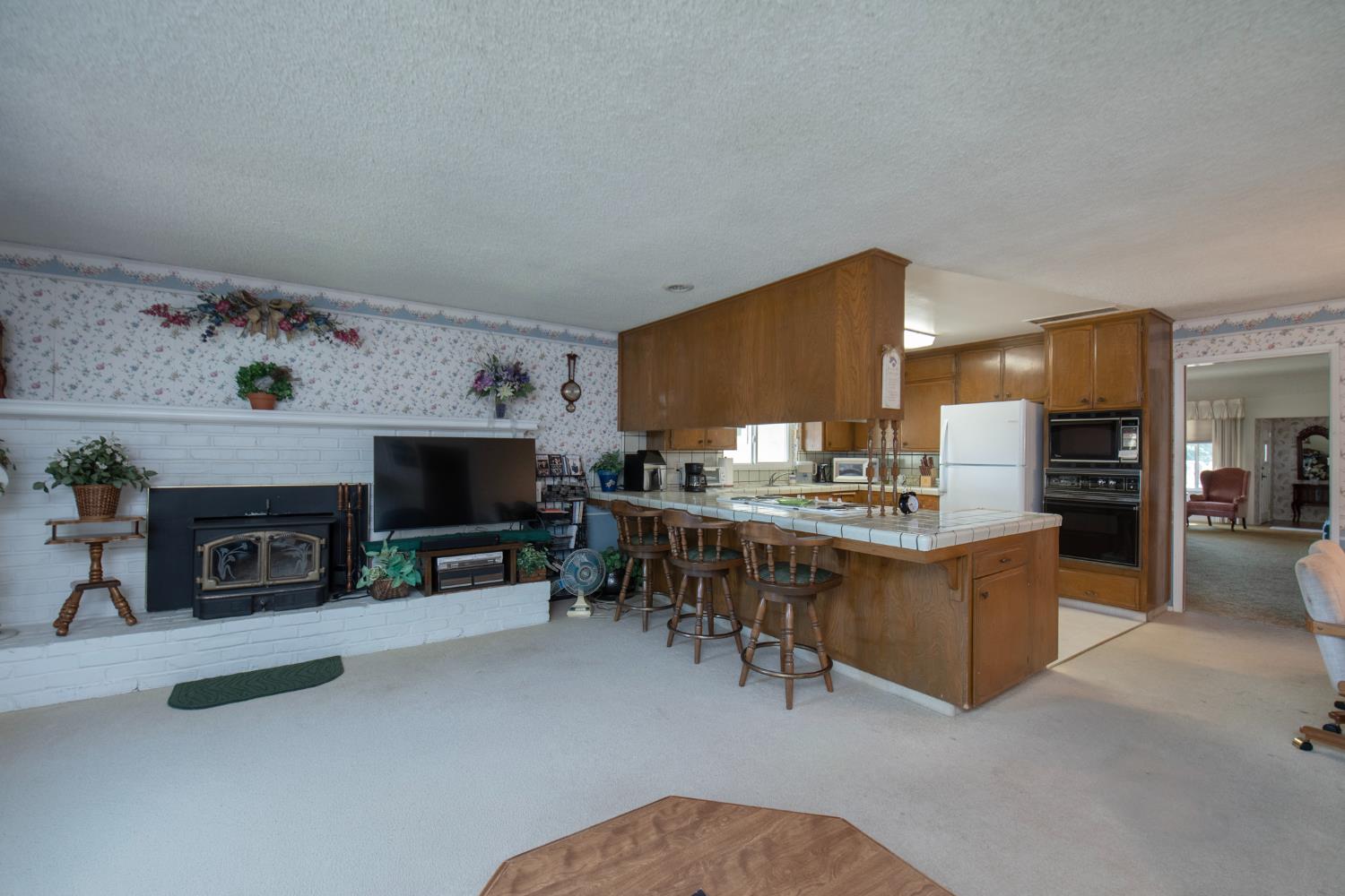 8294 E Hedges Ave, Fresno, CA 93737