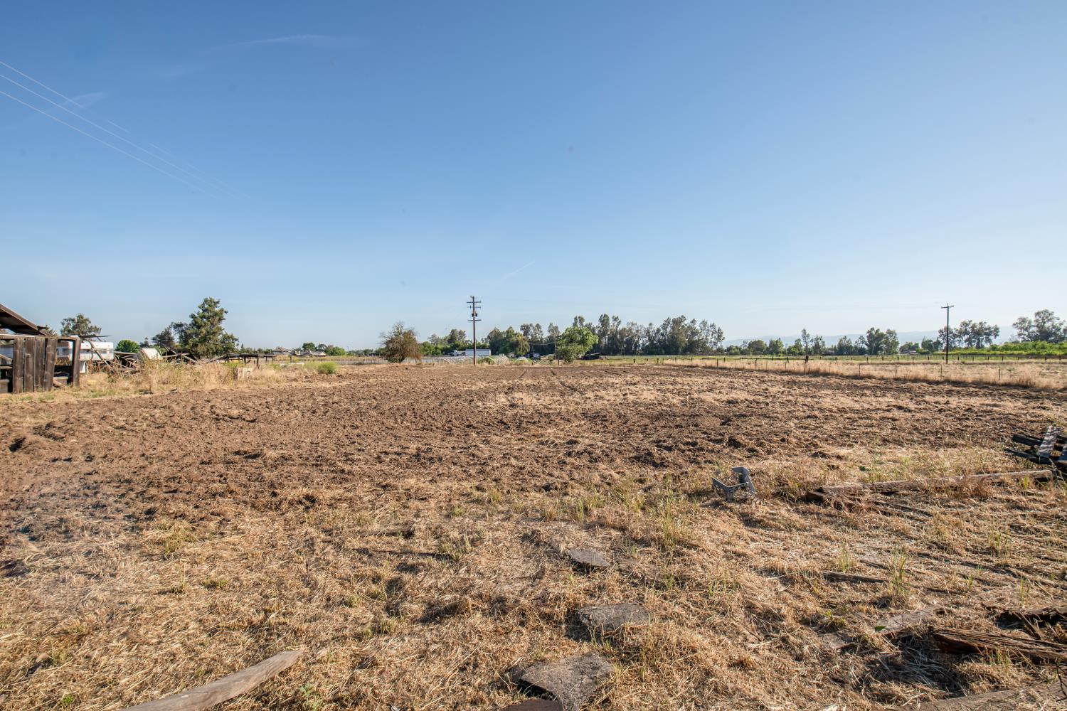 8294 E Hedges Ave, Fresno, CA 93737