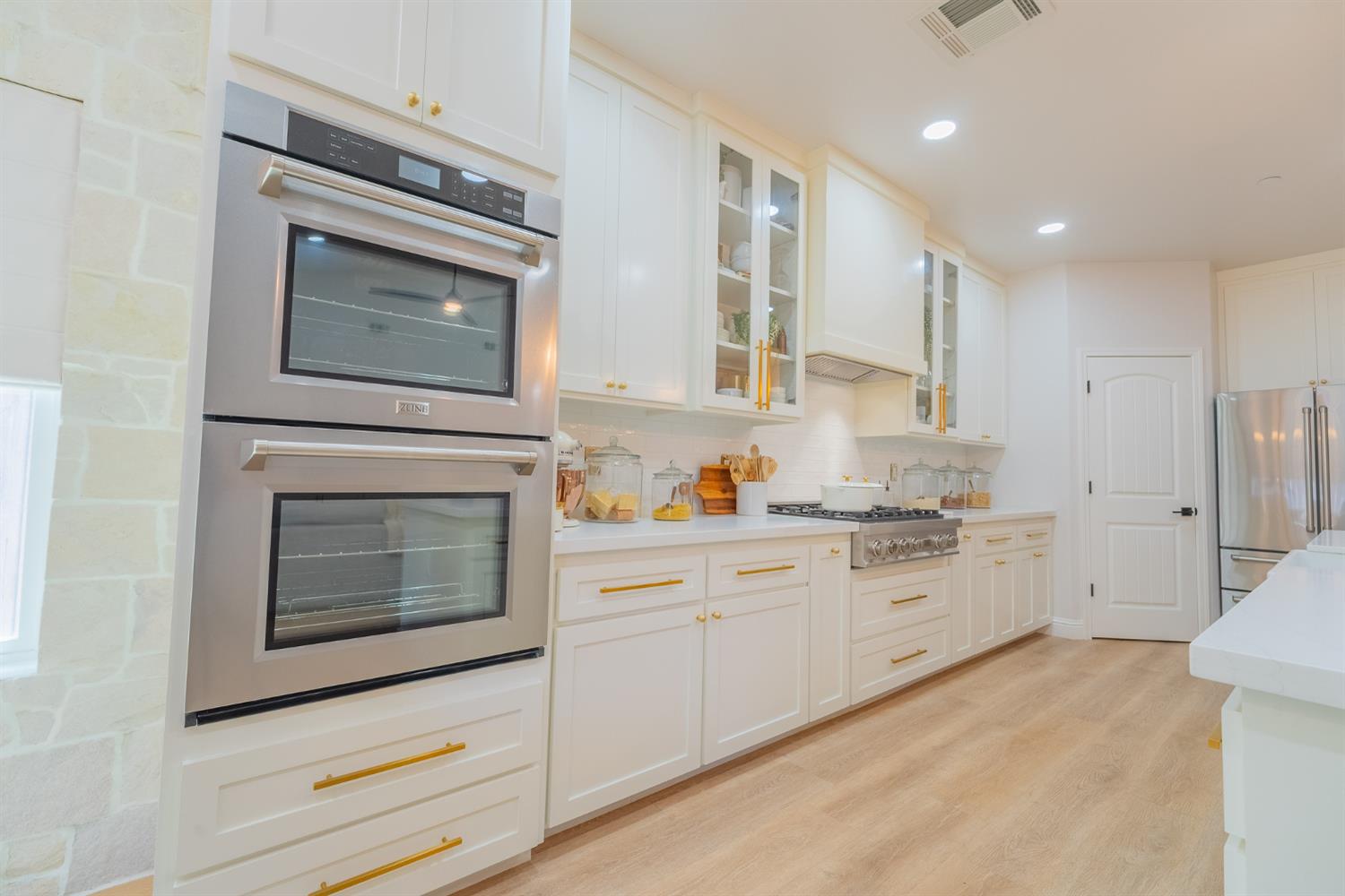 6796 W Oak Ave, Fresno, CA 93722