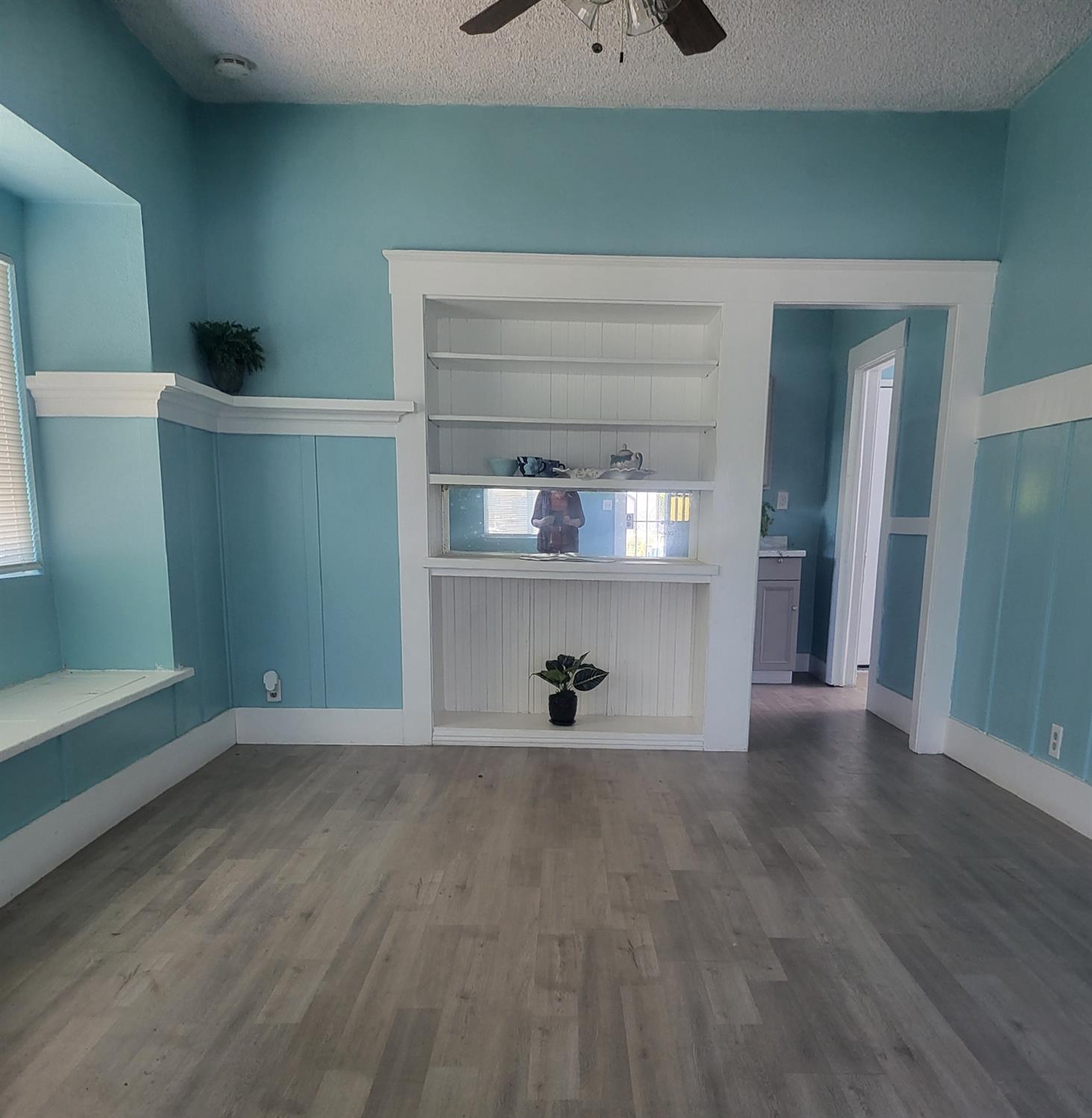 3620 E Illinois Ave, Fresno, CA 93702