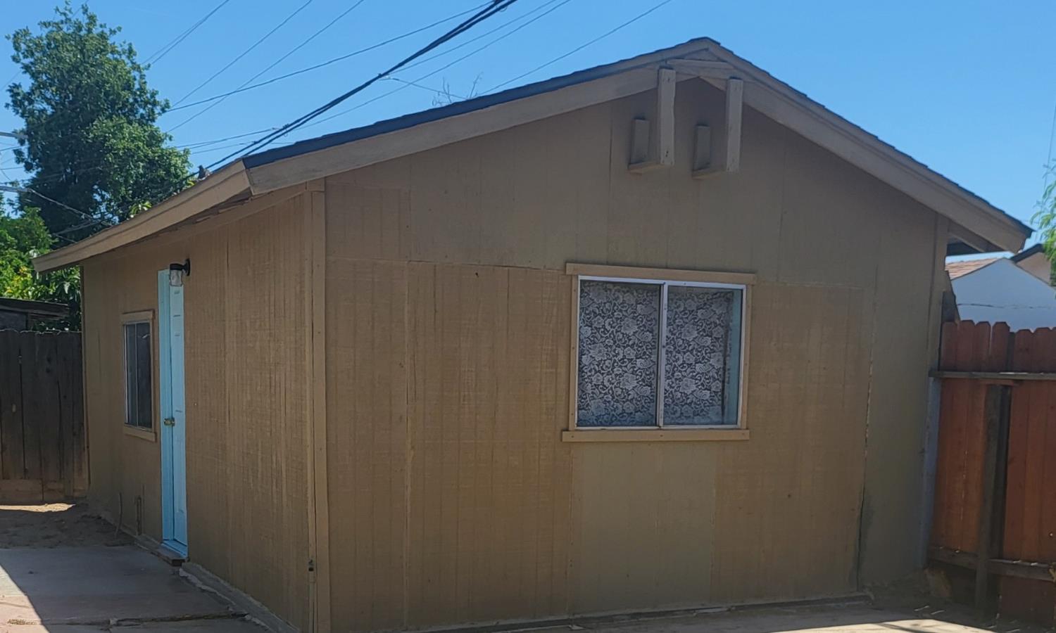 3620 E Illinois Ave, Fresno, CA 93702