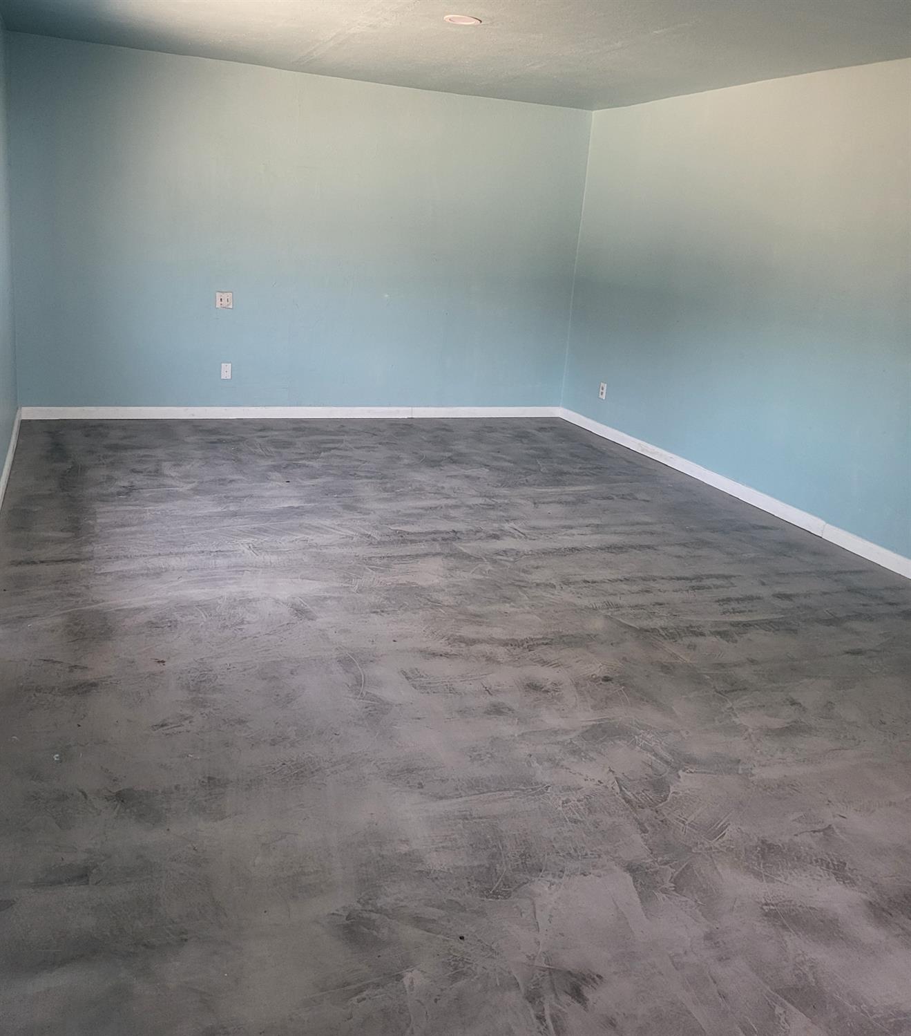 3620 E Illinois Ave, Fresno, CA 93702