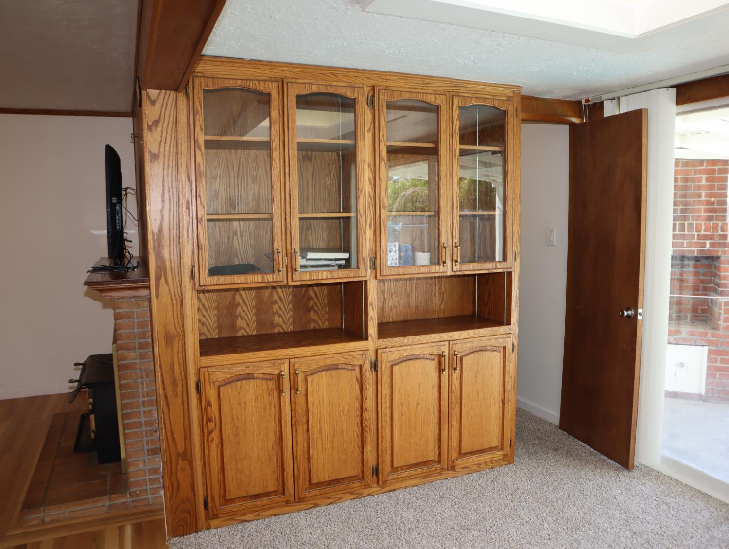2433 E Saginaw Way, Fresno, CA 93726